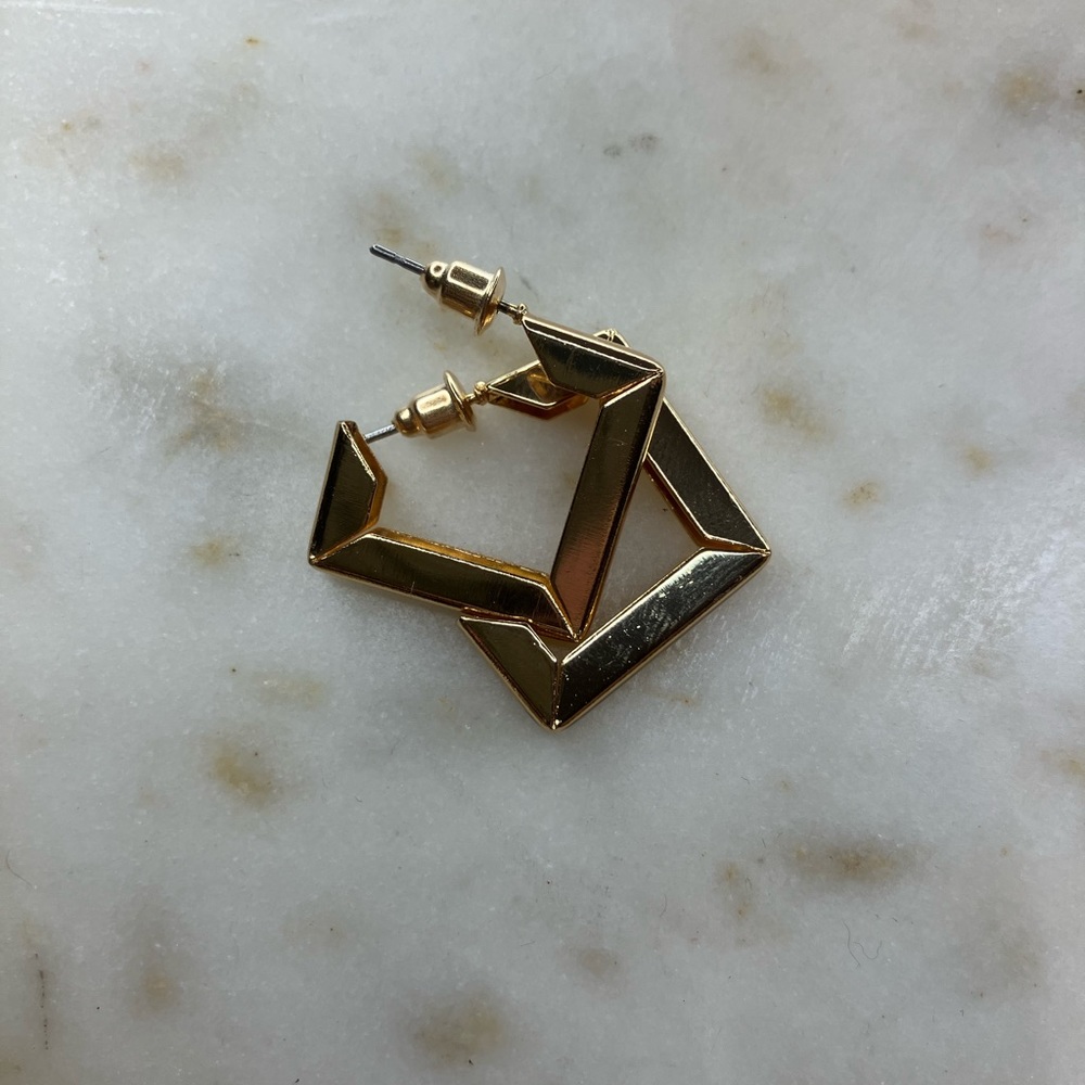 Small gold hoops